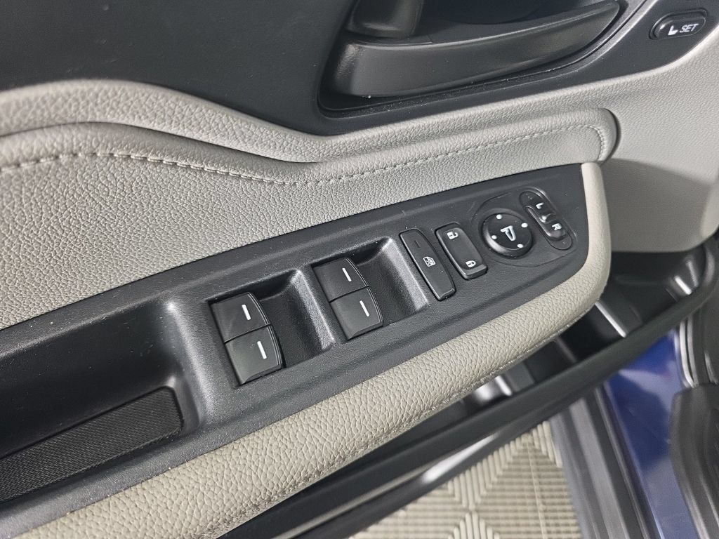 Used 2023 Honda Odyssey EX-L image 12