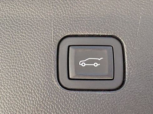 Used 2024 Buick Enclave Essence w/ Experience Buick Package AWD/4WD image 10