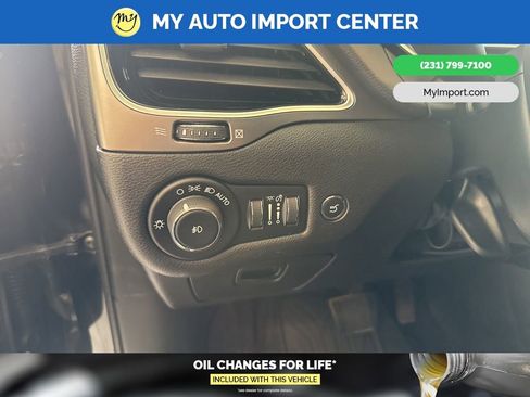 Used 2019 Jeep Cherokee Limited AWD/4WD image 14