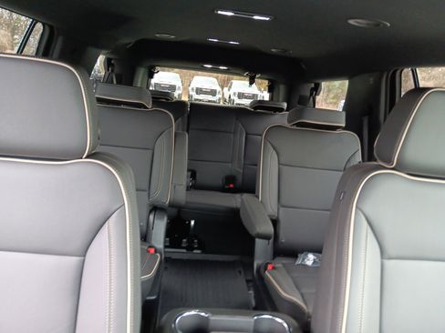 New 2026 GMC Yukon Elevation image 24