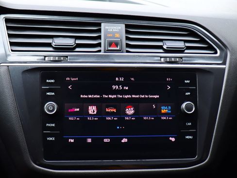 Used 2018 Volkswagen Tiguan SEL w/ 3rd Row Seat Package AWD/4WD image 51