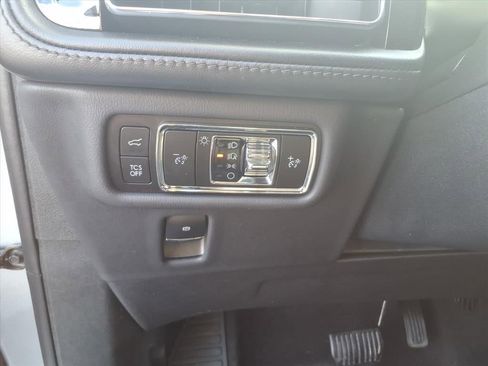 Used 2023 Lincoln Nautilus Reserve image 14