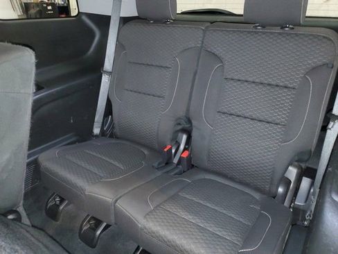 Used 2019 GMC Acadia SLE image 32