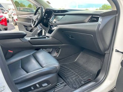Used 2018 Cadillac XT5 Luxury w/ Driver Awareness Package FWD image 28