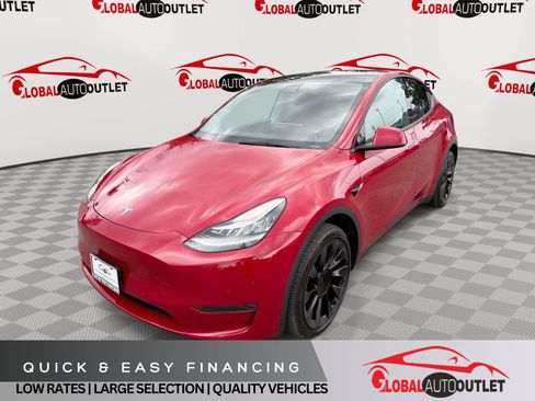 Used 2022 Tesla Model Y Long Range AWD/4WD image 1