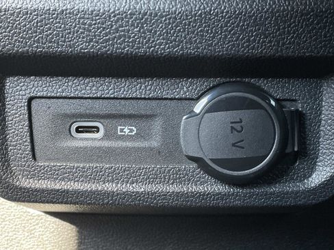 Used 2023 Volkswagen Tiguan SE R-Line image 13