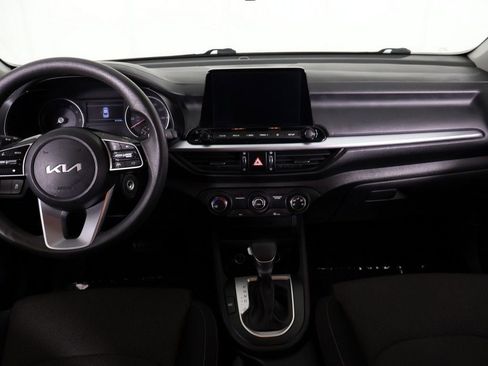 Used 2022 Kia Forte LXS w/ LXS Technology Package FWD image 32