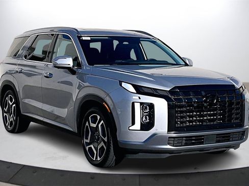 Used 2023 Hyundai Palisade SEL image 2