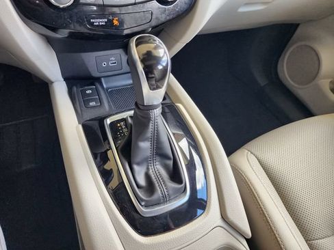 Used 2022 Nissan Rogue Sport SL w/ Premium Package FWD image 19
