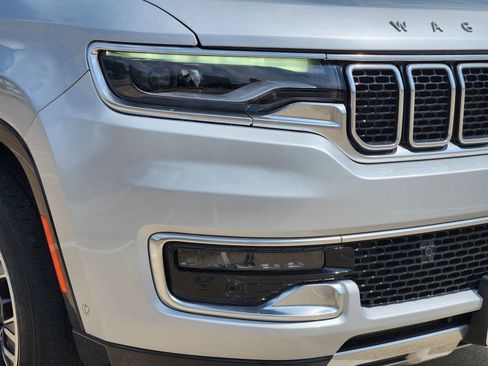 Used 2022 Jeep Wagoneer Series III AWD/4WD image 9