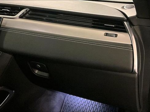 Certified 2024 Jaguar F-PACE R-Dynamic S image 25