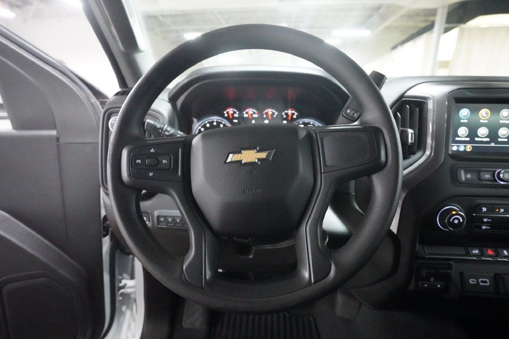 Used 2022 Chevrolet Silverado 2500 Custom w/ Custom Convenience Package AWD/4WD image 4