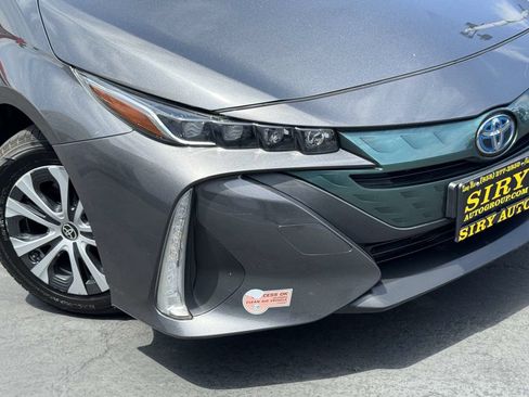 Used 2020 Toyota Prius Prime LE FWD image 3