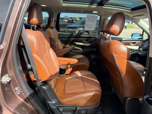 Used 2019 Subaru Ascent Touring AWD/4WD image 49