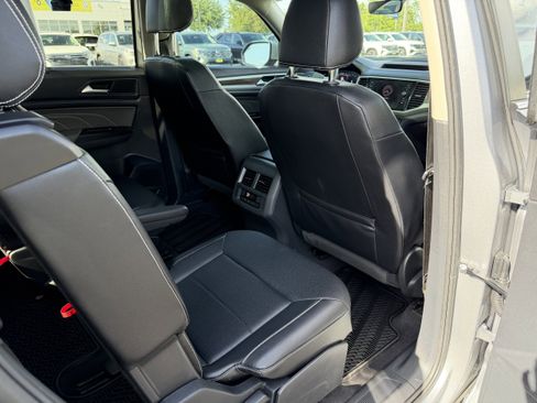 Used 2021 Volkswagen Atlas SEL AWD/4WD image 32