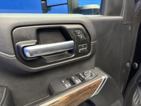 Used 2020 Chevrolet Silverado 2500 High Country w/ Z71 Off-Road Package AWD/4WD image 11