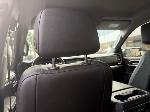 Used 2023 GMC Sierra 1500 SLT image 32