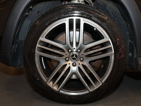 Used 2024 Mercedes-Benz GLS 450 4MATIC image 25