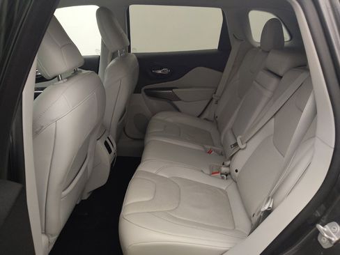 Used 2019 Jeep Cherokee Limited AWD/4WD image 18