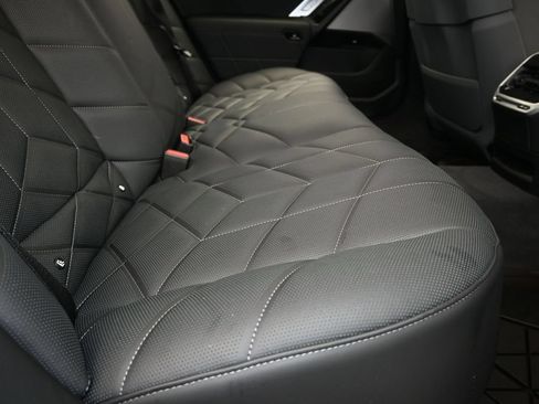 Certified 2026 BMW 740i w/ Executive Package RWD image 22