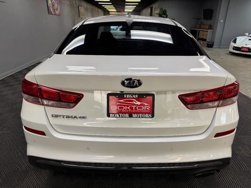 Used 2019 Kia Optima LX image 10