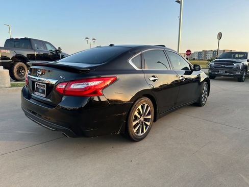 Used 2017 Nissan Altima 2.5 SL w/ 2.5 Technology Package FWD image 5