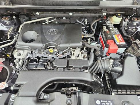 Used 2019 Toyota RAV4 LE w/ Carpet Mat Package image 22