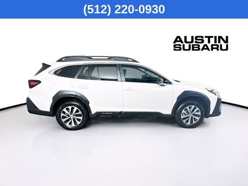 Used 2025 Subaru Outback Premium AWD/4WD image 9