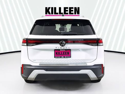 New 2026 Volkswagen Tiguan SE FWD image 6