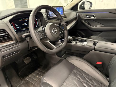Used 2024 Nissan Rogue Platinum FWD image 18