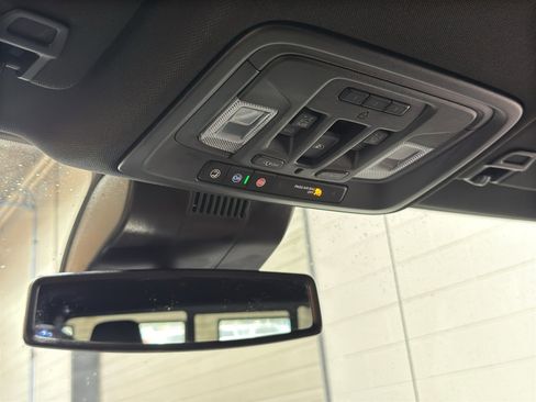 Used 2025 Chevrolet Silverado 1500 High Country w/ High Country Premium Package AWD/4WD image 40