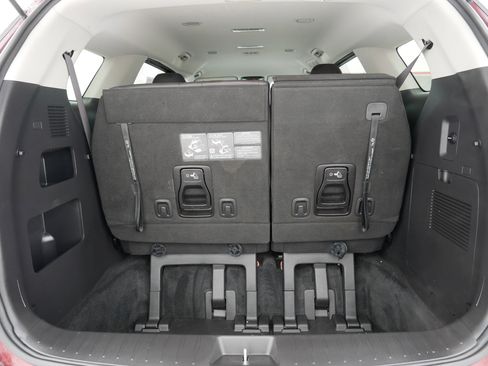 Certified 2024 Kia Carnival LX image 18