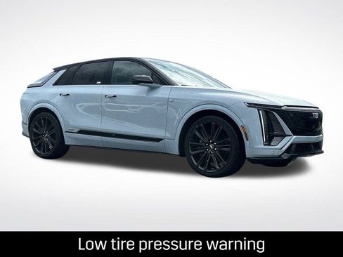New 2026 Cadillac Lyriq V image 7
