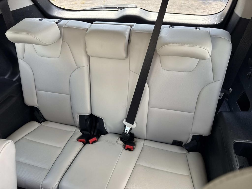 Used 2021 Kia Telluride S AWD/4WD image 19