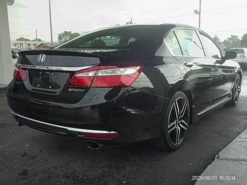 Used 2017 Honda Accord Sport image 3