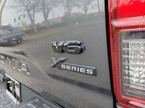 Used 2022 Toyota Tacoma SR5 image 8