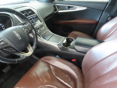 Used 2016 Lincoln MKX Reserve w/ Driver Assistance Package FWD image 24