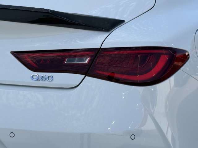 Used 2022 INFINITI Q60 3.0t Luxe RWD image 6