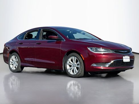 Used 2017 Chrysler 200 Limited Platinum image 1