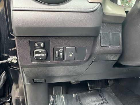 Used 2018 Toyota RAV4 LE w/ Carpet Mat Package FWD image 13