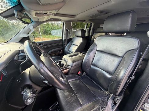 Used 2017 Chevrolet Suburban LT w/ LT Signature Package AWD/4WD image 13