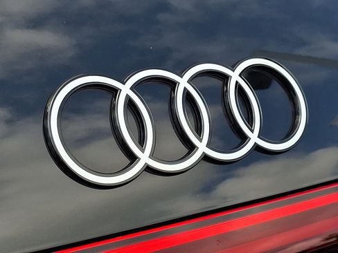 Used 2025 Audi Q5 Premium w/ Convenience Package AWD/4WD image 7