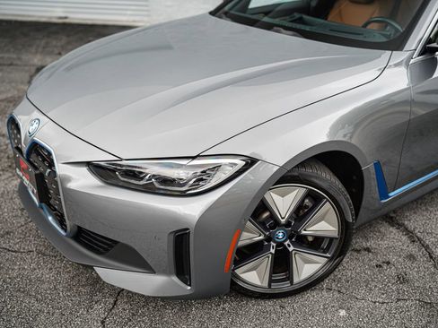Used 2023 BMW i4 eDrive35 RWD image 2