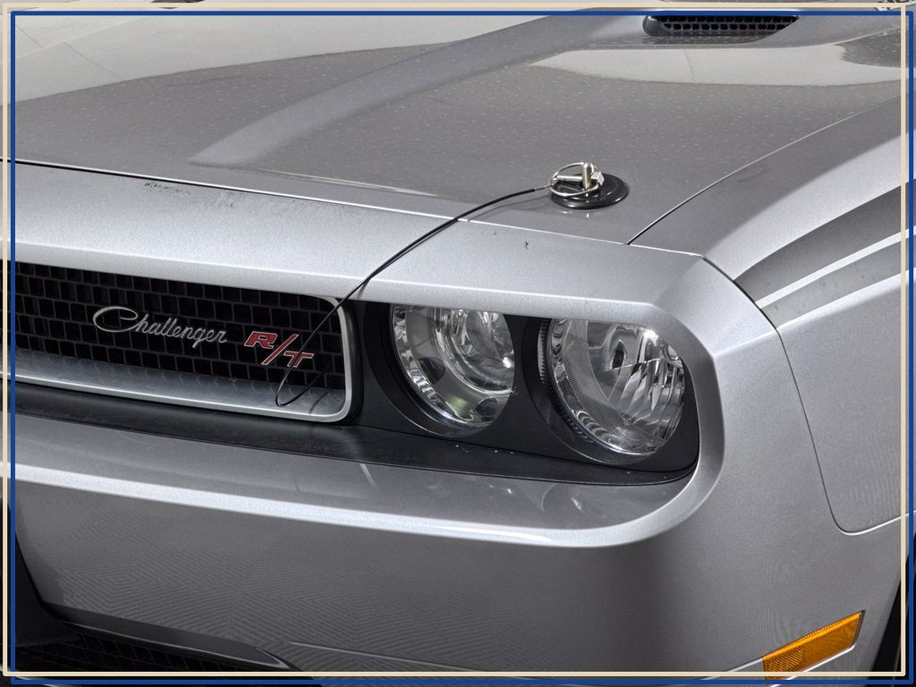 Used 2014 Dodge Challenger R/T w/ Sound Group II RWD image 2