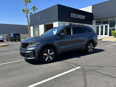 Certified 2022 Kia Sorento EX FWD image 6
