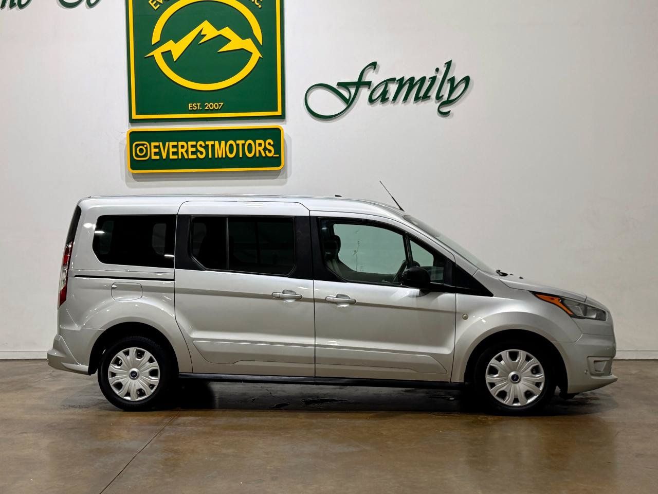 Used 2022 Ford Transit Connect XLT FWD image 9