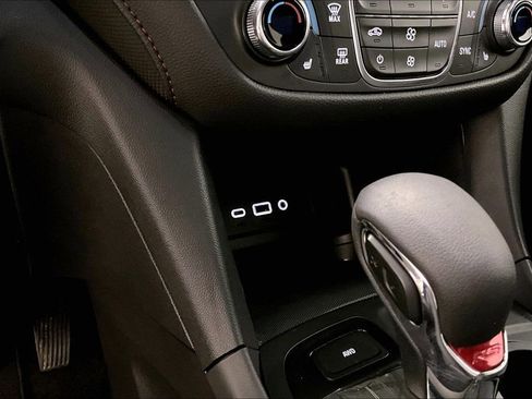 Used 2023 Chevrolet Equinox RS AWD/4WD image 16