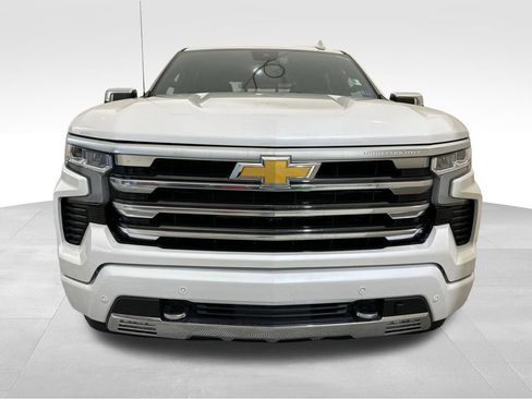 Used 2024 Chevrolet Silverado 1500 High Country w/ High Country Premium Package AWD/4WD image 10