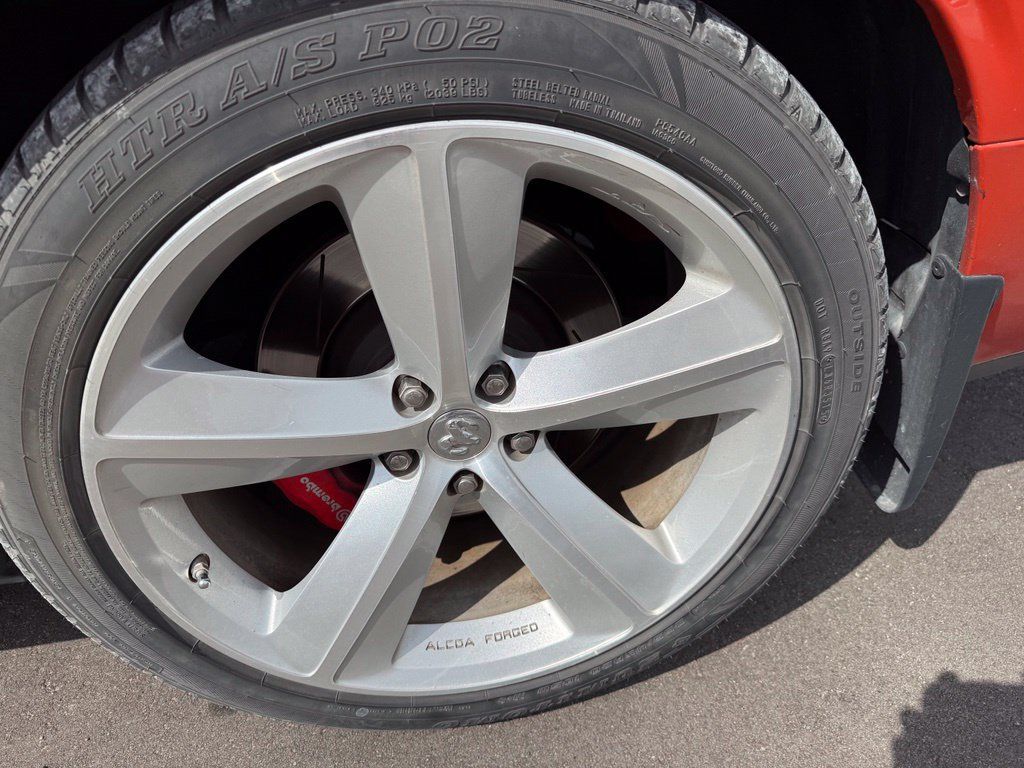 Used 2009 Dodge Challenger SRT8 w/ SRT Option Group II RWD image 9