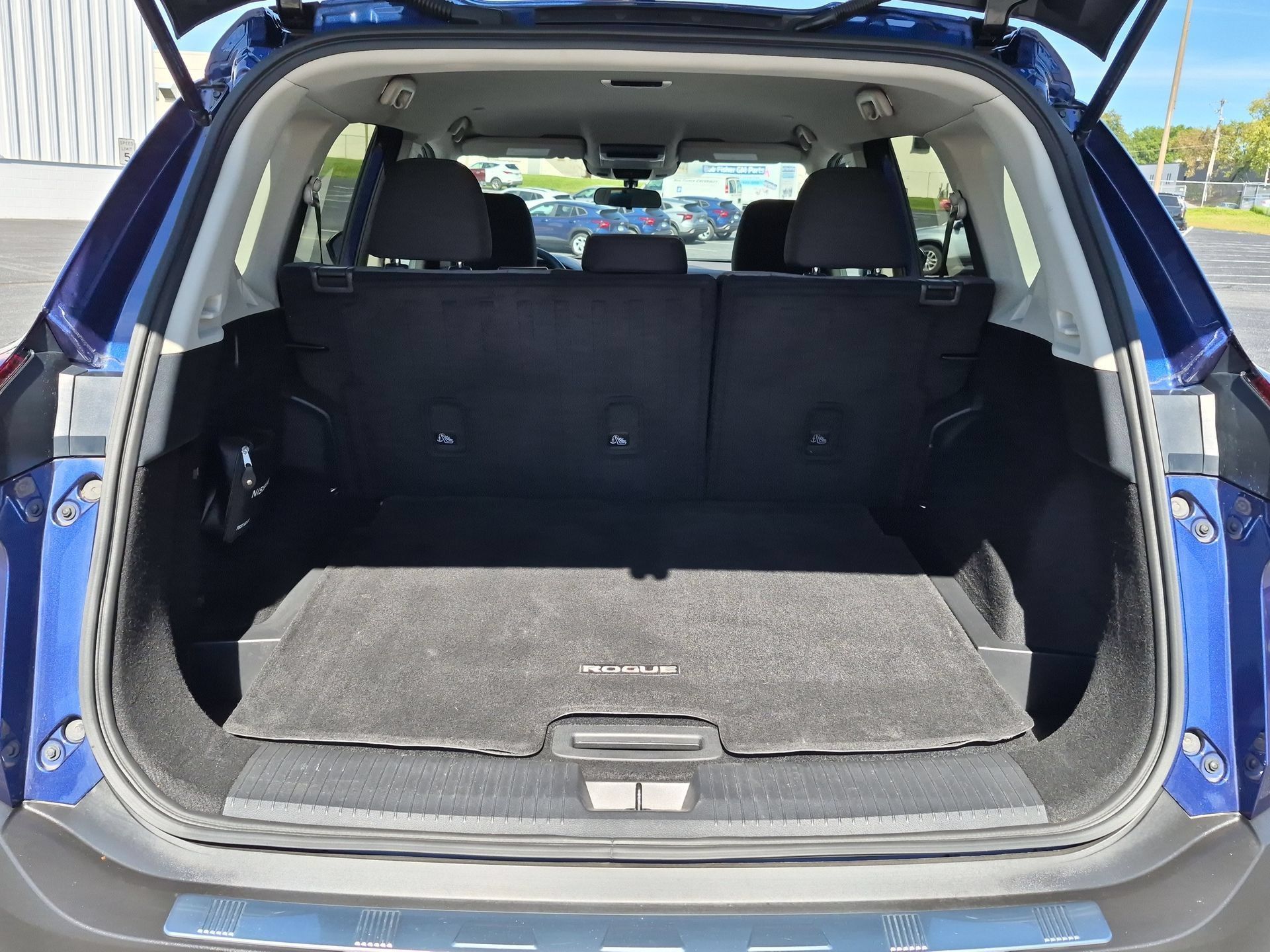 Used 2023 Nissan Rogue SV AWD/4WD image 25